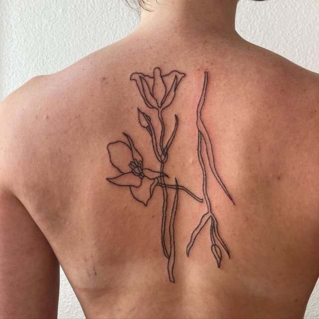 tattoo femenino flor para la espalda 59