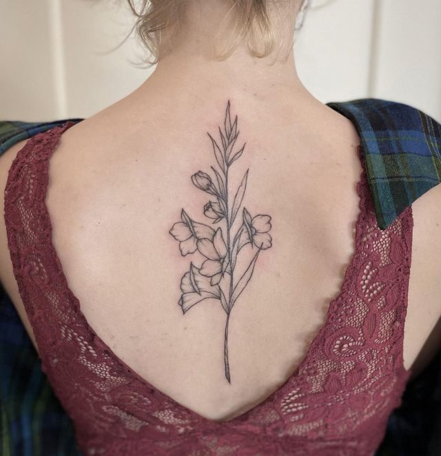 tattoo femenino flor para la espalda 60