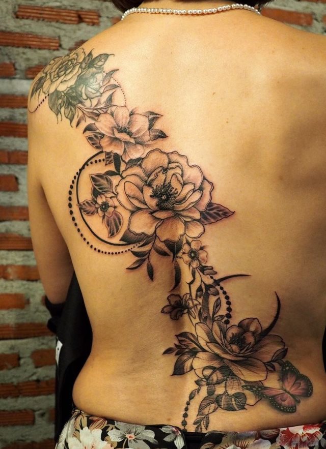 tattoo femenino flor para la espalda 63