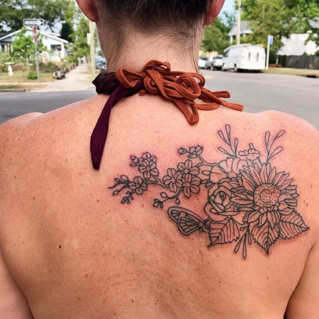 tattoo femenino flor para la espalda 65