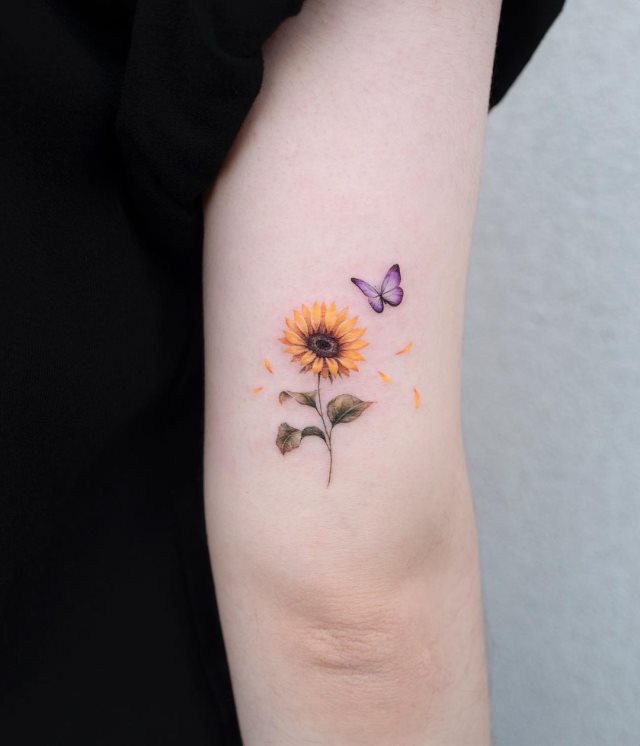 tattoo femenino flor pequena 02