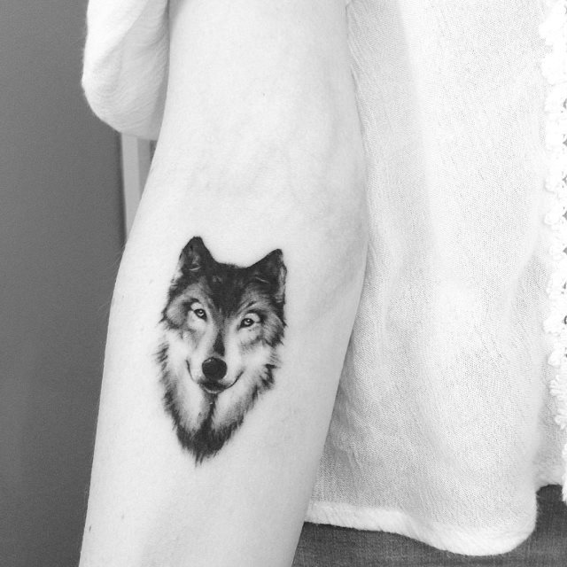 tattoo femenino lobo 14