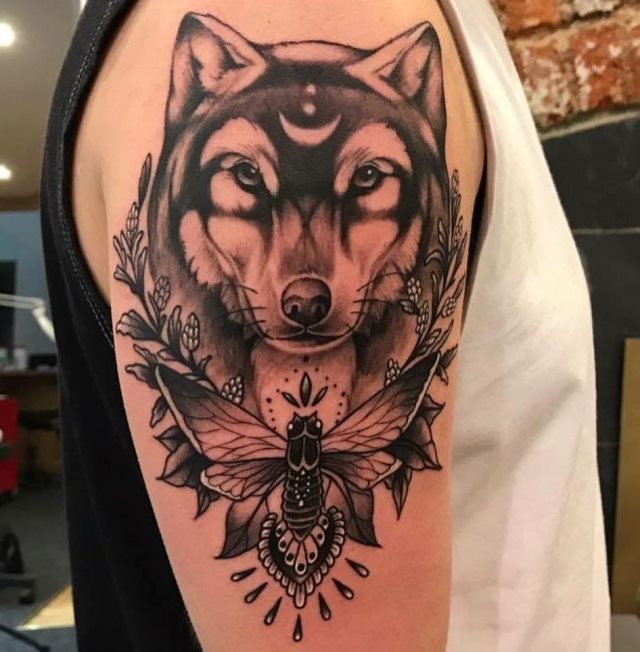 tattoo femenino lobo 24