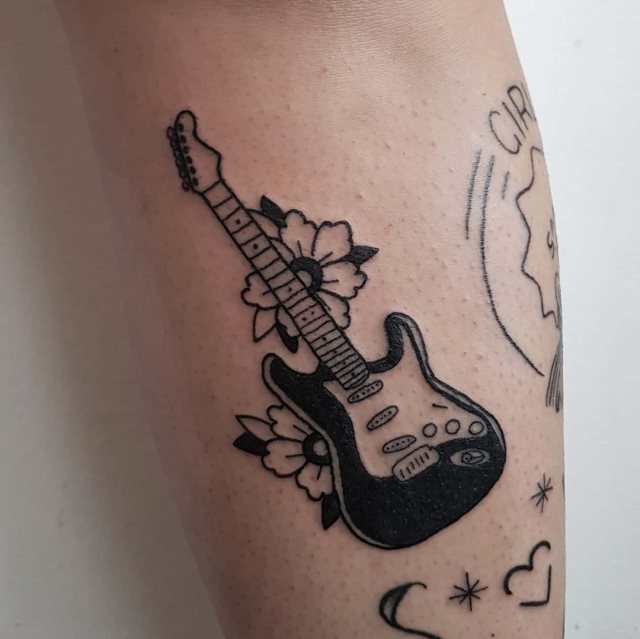tattoo femenino musical 48