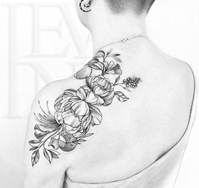 tattoo femenino para el hombro 06