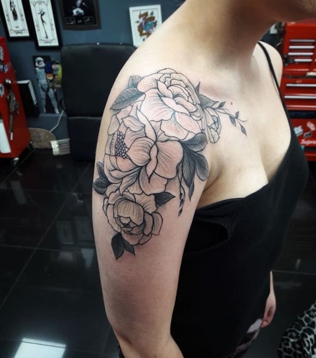 tattoo femenino para el hombro 138
