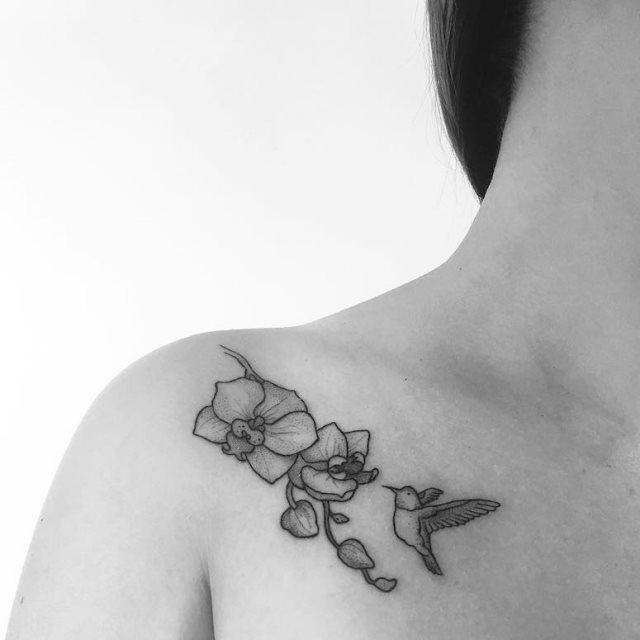 tattoo femenino para el hombro 140