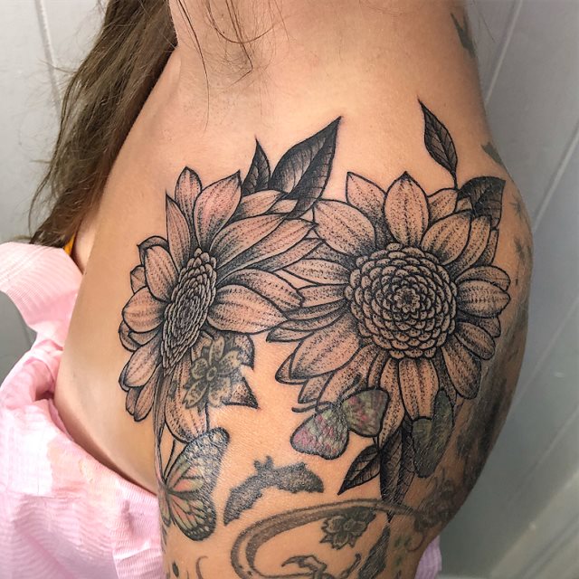 tattoo femenino para el hombro 163
