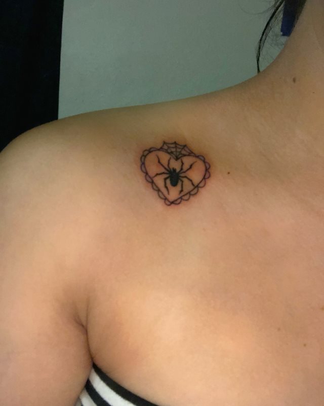 tattoo femenino para el hombro 164