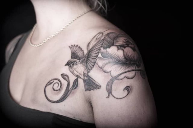 tattoo femenino para el hombro 166