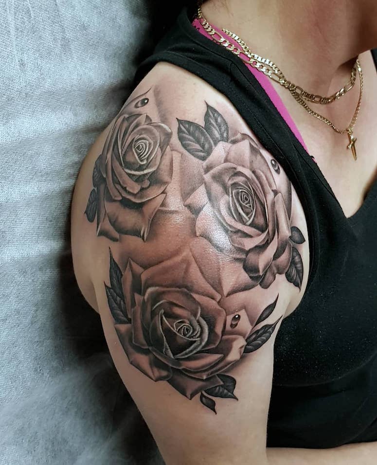 tattoo femenino para el hombro 172