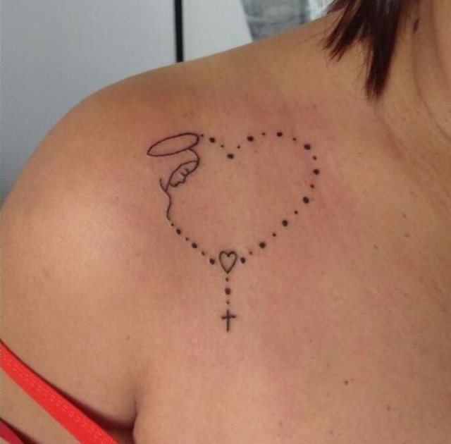 tattoo femenino para el hombro 21