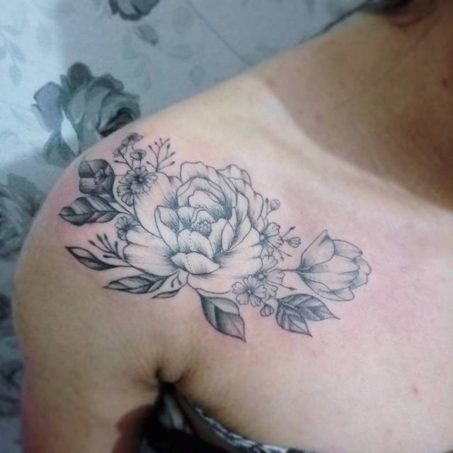 tattoo femenino para el hombro 26