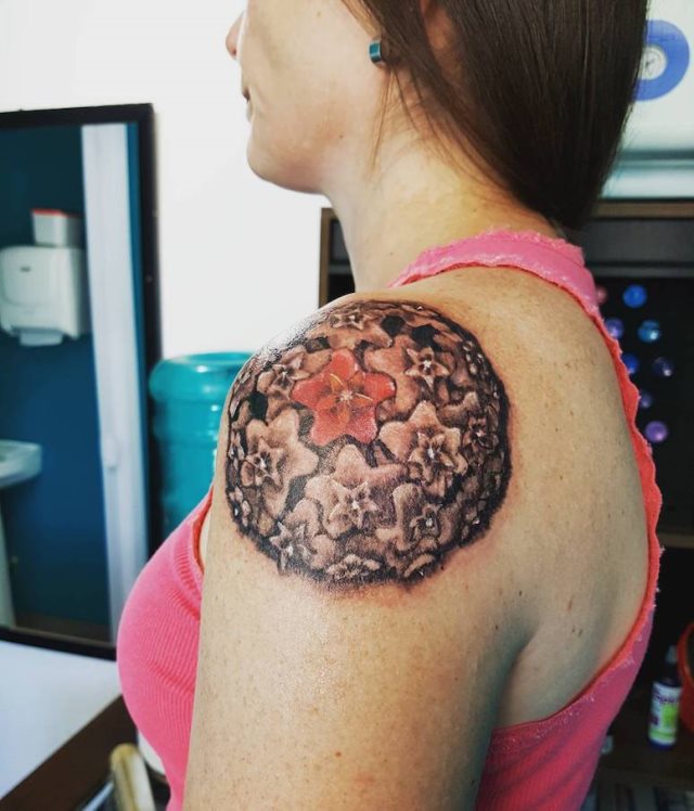tattoo femenino para el hombro 36