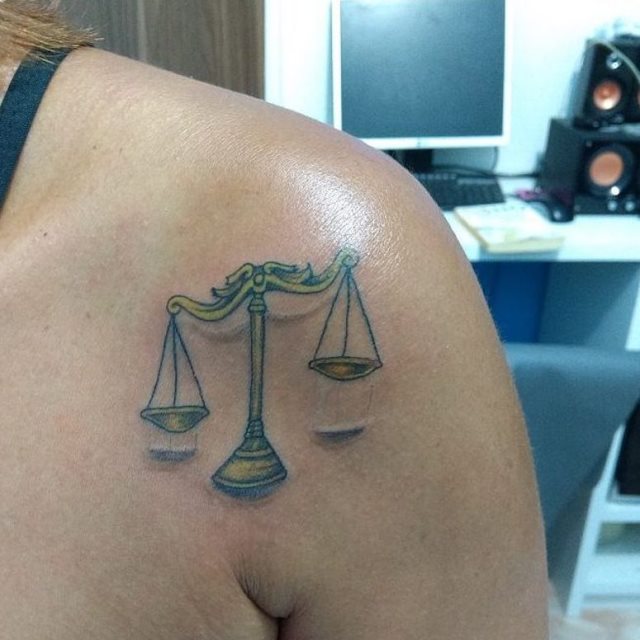 tattoo femenino para el hombro 49