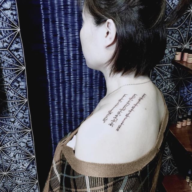 tattoo femenino para el hombro 92