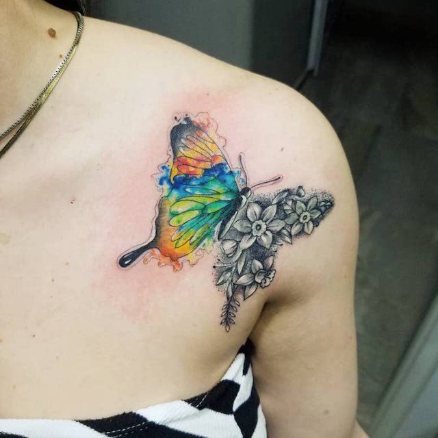 tattoo femenino para el hombro 94