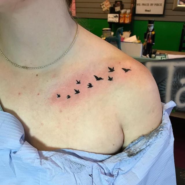 tattoo femenino para el hombro 96