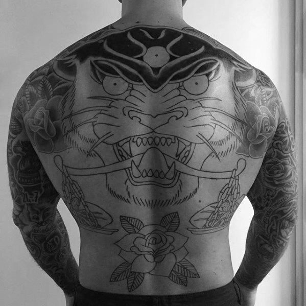tatuaje clasico pantera para hombre 50