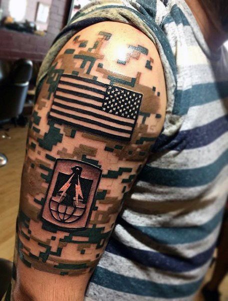 tatuaje increible brazo para hombre 16