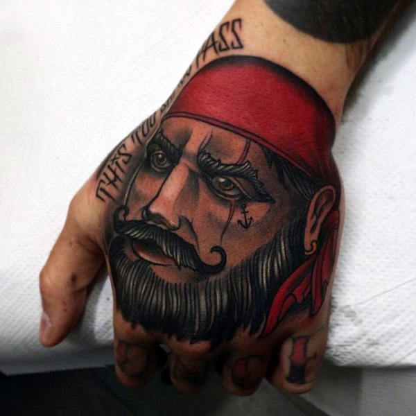 tatuaje interesante para hombre 98